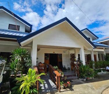 Coron House | Bella Vita Guest House: Family & Pet-Friendly Retreat