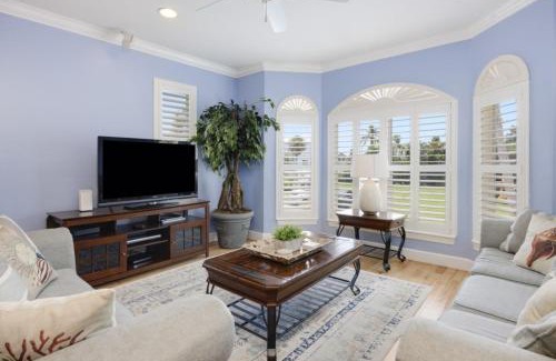 Captiva House | Relax at Bella Vita Home: Pool & Hot Tub Retreat Awaits