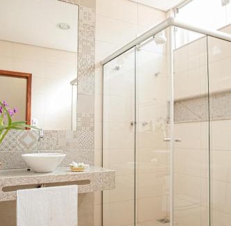 Guape Hotel | Discover BellaMinas Pousada: Poolside Bliss Awaits You