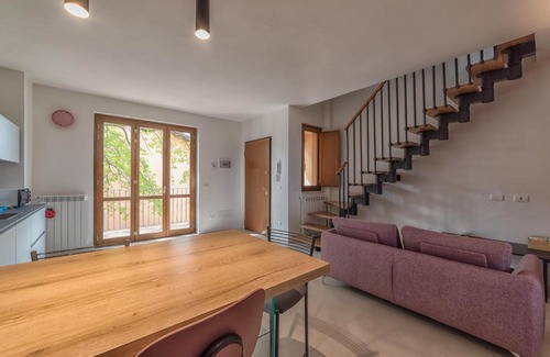 Montalcino House | Bellaria Rooms: Pet-Friendly Retreat with Family Amenities