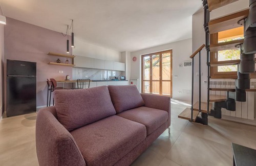 Montalcino House | Bellaria Rooms: Pet-Friendly Retreat with Family Amenities