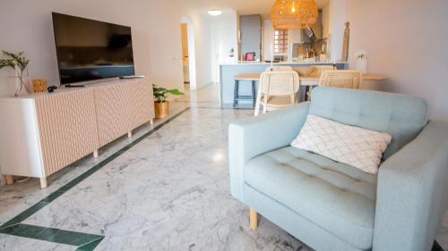 Puerto de la Duquesa Apartment | Experience Bellavista 5E: Ocean View and Private Beach