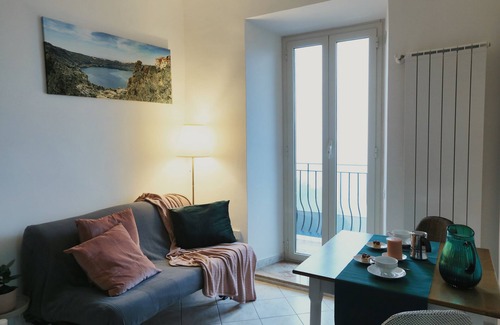 Nemi Apartment | Bellavista Apartment: Oceanfront Escape with Breakfast & Views