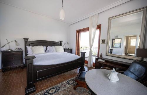 Limni Vouliagmenis Villa | Relax at Bellavista with Pet-Friendly Amenities & 9.3 Rating