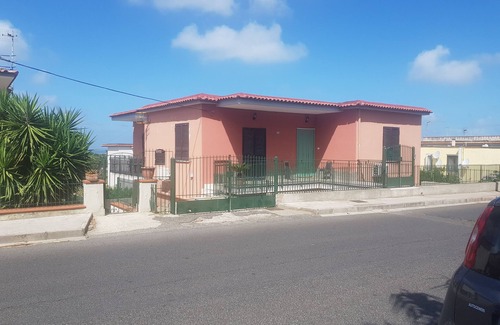 Bacoli House | Ideal Bellavista Home with Pool and Kitchen Amenities
