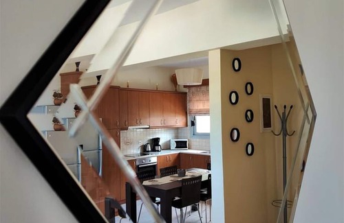 Monolithos House | Family-Friendly Bellavista House with Kitchen in Monolithos