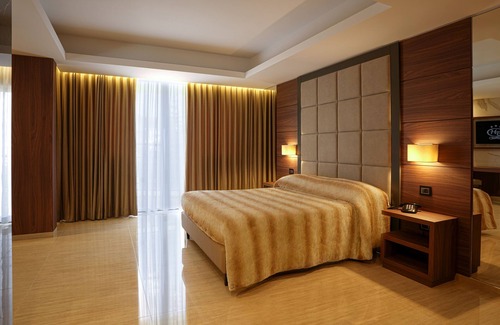 Marina di Varcaturo Hotel | Experience Comfort at Bellavista: Pool, Spa & Breakfast