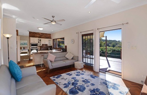 Kincumber House | Relax at Bellbird Escape - Enjoy Ocean Views & Nature Sounds