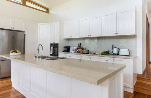Bundewallah House | Discover Bellbird Retreat in Berry with Family-Friendly Amenities