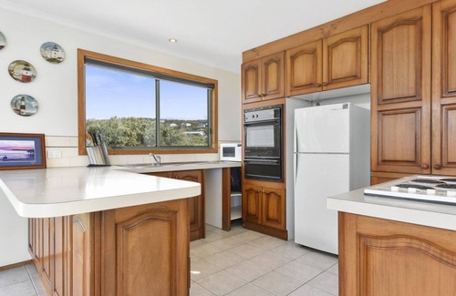 Moggs Creek House | Bellbird: Breathtaking Ocean Views at Moggs Beach