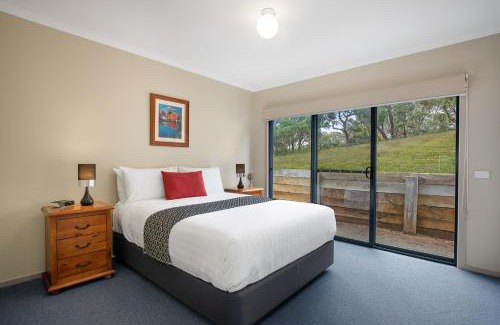 Bellbrae Apartment | Experience Comfort at Bellbrae Country Club with Pool Access
