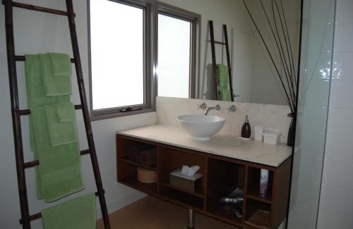 Bellbrae Apartment | Discover Bellbrae Harvest: 4-Star Comfort with Kitchen Access