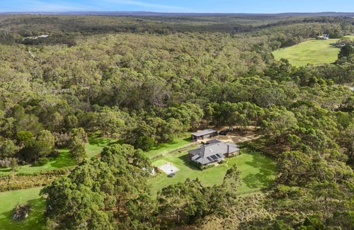 Bellbrae House | Escape to Bellbrae Tranquility with Oceanfront Bliss