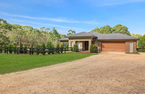 Bellbrae House | Escape to Bellbrae Tranquility with Oceanfront Bliss