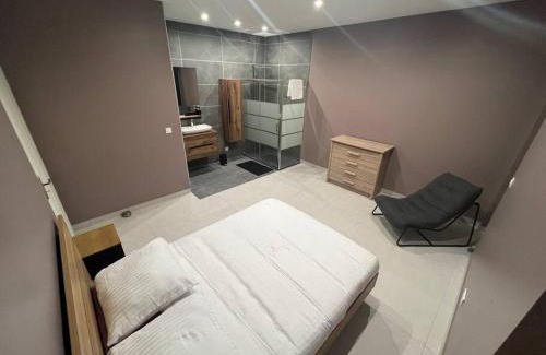 Blanzy Apartment | Convenient Apartment with Free Parking for Families