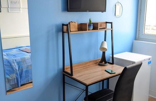 Seine-et-Marne House | Bright Room in Cozy Apartment - Guest Rated 9.7/10