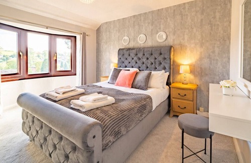 Ashbourne House | Belle Cottage is a stunning cottage in the heart of the historic market town of Ashbourne.