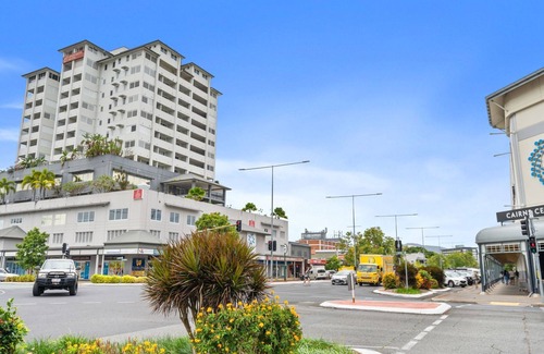 Cairns Central Business District Apartment | Belle Escapes 710 Elevated CBD getaway with magical views