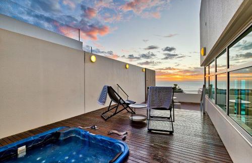Glenelg Apartment | Elegant Glenelg Skyline Penthouse with Private Pool