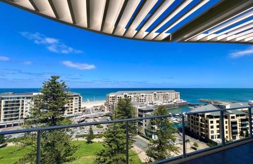 Glenelg Apartment | Elegant Glenelg Skyline Penthouse with Private Pool