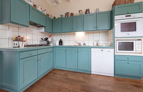 Ile-aux-Moines House | Belle Familiale Holiday Home with Sea View, Private Terrace and Wi-Fi