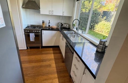 Bowral House | Experience Belle in Bowral: 4-Star Comfort and Amenities