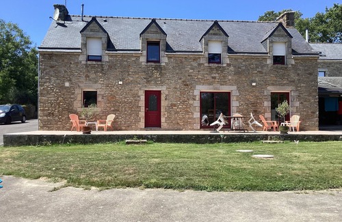 Ploemel House | Family-Friendly Stay at Belle Longère Bretonne Retreat