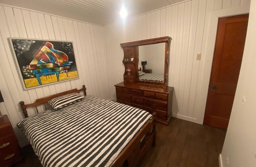 Laval House | Relax at Belle Maison by the River: Perfect for Fishing