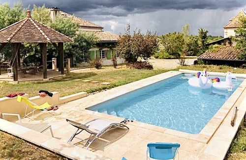 Dunes House | Beautifully Renovated Character Home with Pool and Breakfast