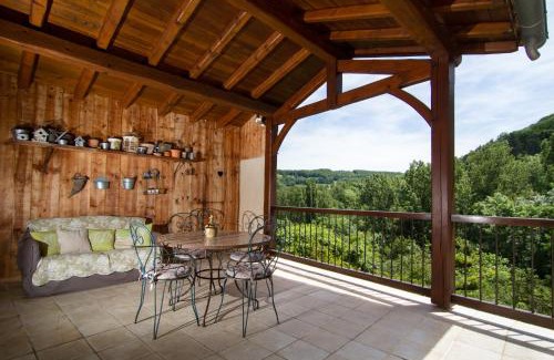 Caylus House | Elegant Masterhouse with Pool & Garden Near Medieval Village