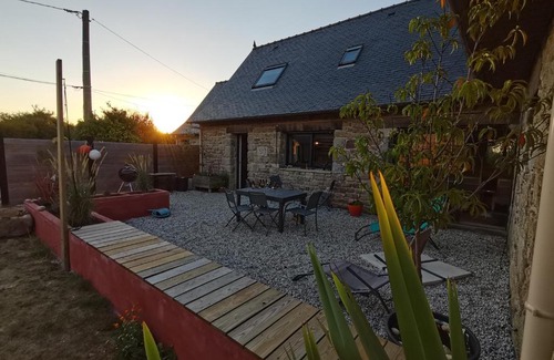 Cleder House | Charming Stone House with Ocean View & Family-Friendly Amenities
