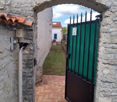 Ferrieres House | Family-Friendly Retreat Close to La Rochelle's Attractions