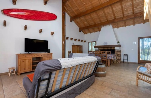Tosse House | Belle Maison Landaise: Pet-Friendly Retreat Near Beaches