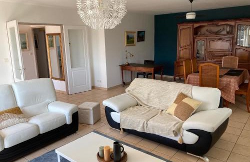 Charnay-les-Macon House | Cozy Retreat on Voie Verte, Mâcon-Cluny for Families