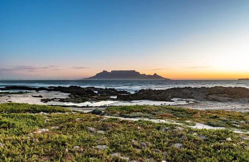 Bloubergstrand Hotel | Inviting Belle Maroc with Oceanfront Views and Dining