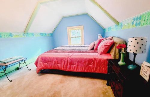 Rockford House | Family-Friendly Retreat at Belle on Harlem - Rated 10/10