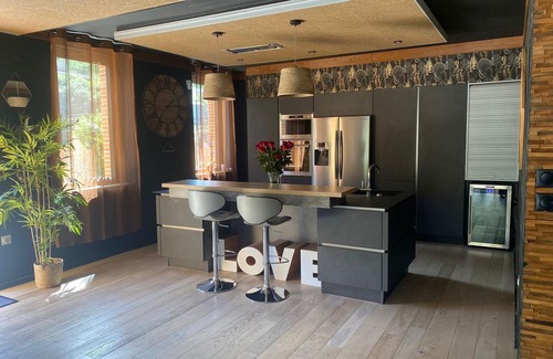 Lagrace-Dieu Villa | Beautiful Toulousaine with Pool & Ocean View for Families