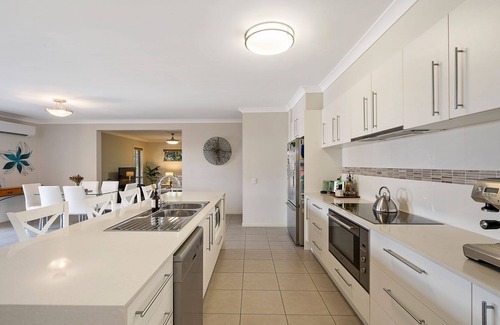 Callala Bay House | Belle View – Pay 2 Stay 3