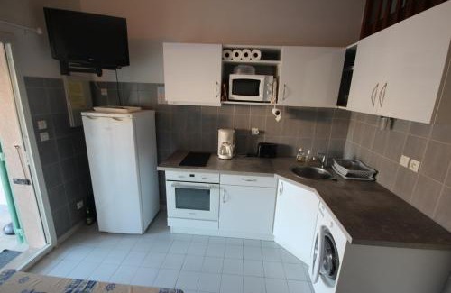 Portiragnes-Plage Villa | Cozy Villa with Pool, 200m to the Beach - Family Friendly