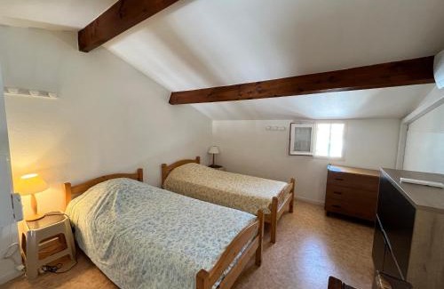 Portiragnes-Plage Villa | Cozy Villa with Pool, 200m to the Beach - Family Friendly