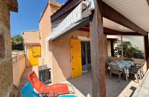 Portiragnes-Plage Villa | Relaxing Villa 400m from the Beach with Pool & Parking