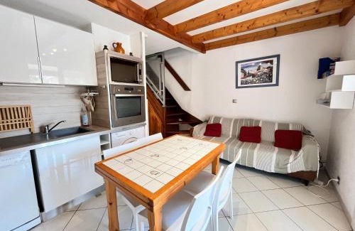 Portiragnes-Plage Villa | Relaxing Villa 400m from the Beach with Pool & Parking