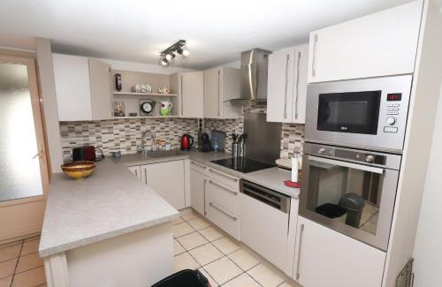 Saint-Cyprien Plage House | Cozy T3 Villa with Terrace Near St Cyprien Beach