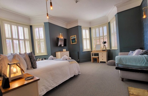 Denver Bed & Breakfast | Exceptional Stay at Belle Vue: Family-Friendly & Accessible