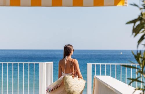 Cavaliere Hotel | Discover Belle Vue Hôtel: Oceanfront Bliss Awaits You