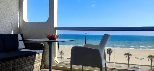 Le Grand Large Apartment | Elegant Belle Vue Mer Canet Plage with Heated Pool Access
