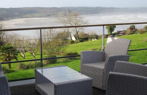 Saint-Michel-en-Greve Apartment | Scenic Oceanfront Retreat at Belle Vue Sur Mer