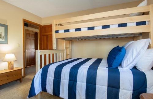 Warrior's Mark West House | Elegant Belle Vue: Family-Friendly with Relaxing Hot Tub