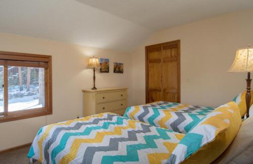 Warrior's Mark West House | Elegant Belle Vue: Family-Friendly with Relaxing Hot Tub