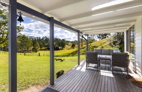Bellthorpe House | Cozy Nights Await at Our Farm Retreat – Guest Rated 10/10!